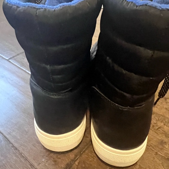 Cougar Women’s Wahoo Nylons winter boots primaloft - Picture 3 of 5